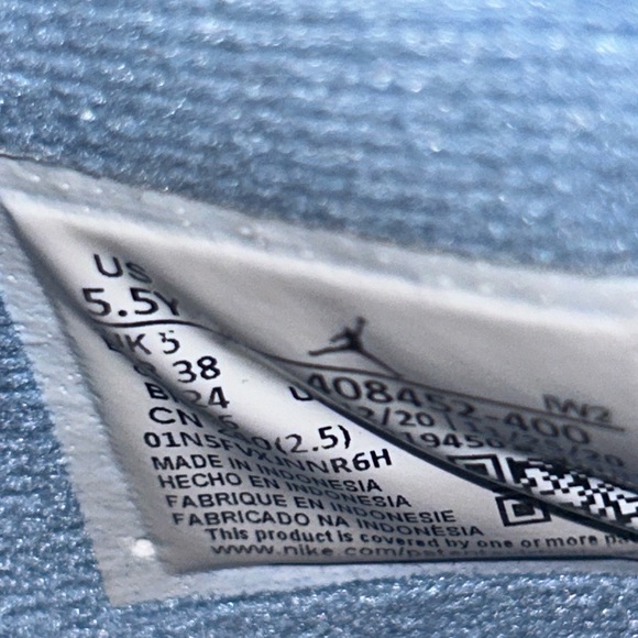 Air Jordan 4 Retro University Blue - Picture 7 of 8